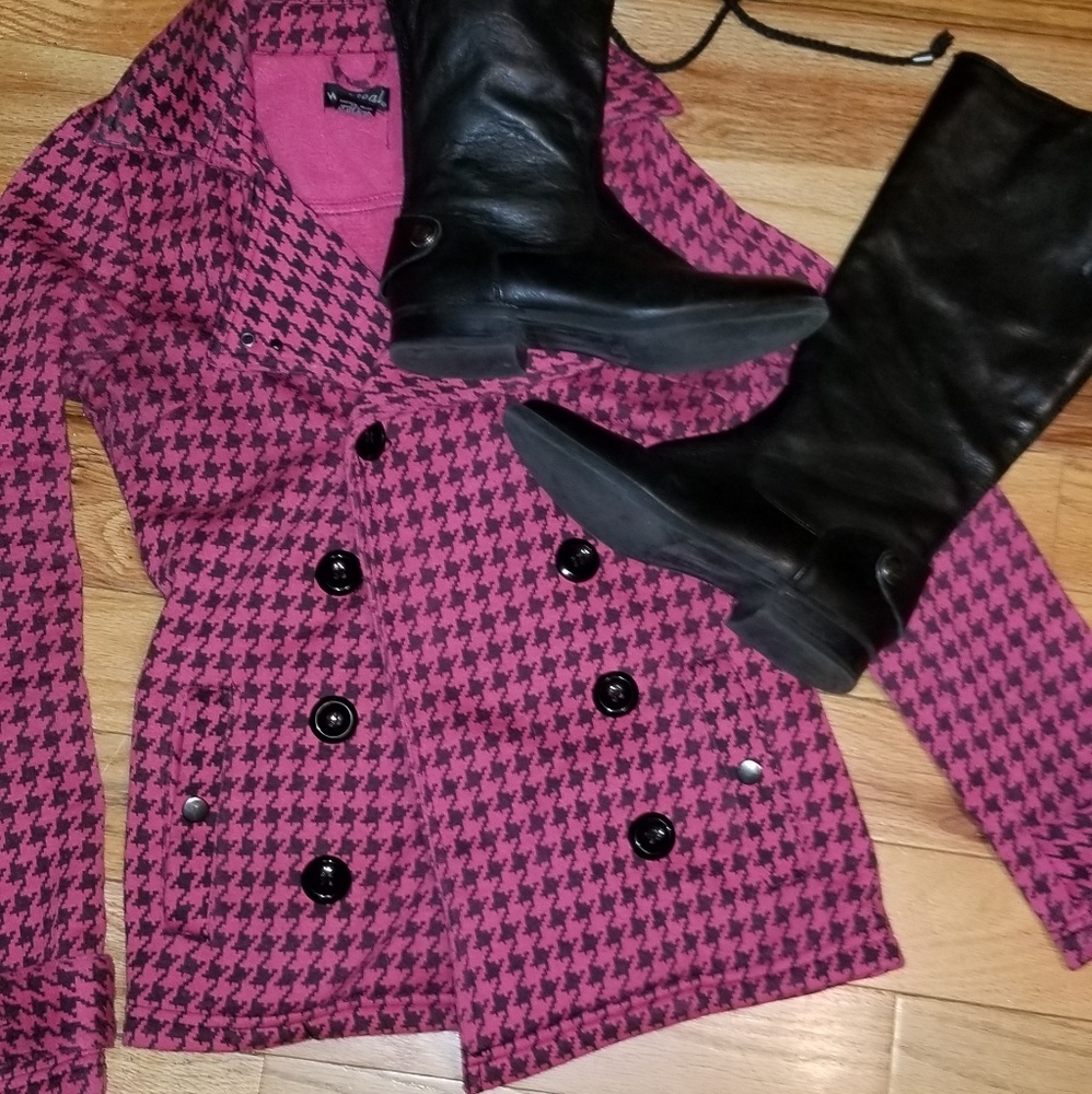 Super Adorable light pea coat and boots